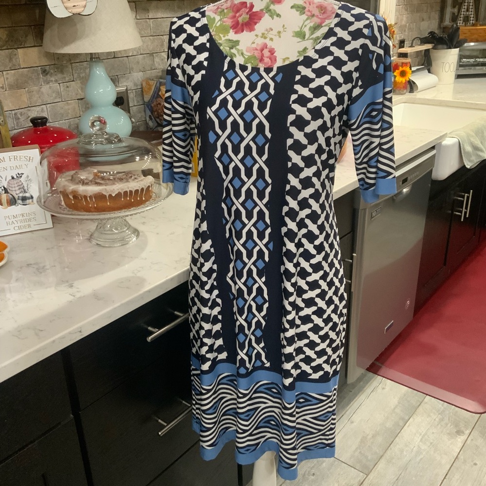 Sunny Leigh Shift Dress Size Medium Blue Black Mod Print Short Sleeve Stretch